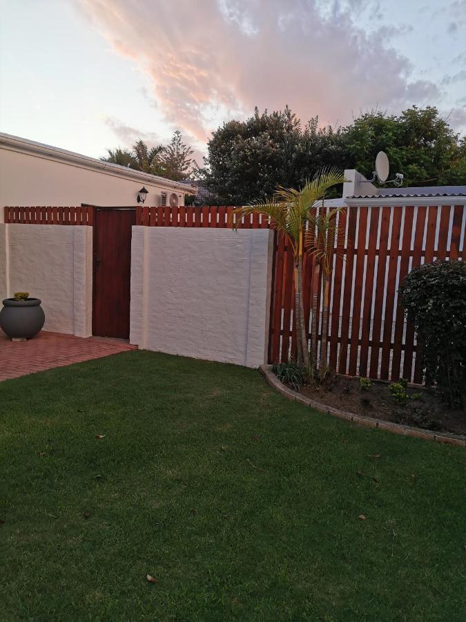 Ballina Ga-El Guesthouse Port Elizabeth Buitenkant foto