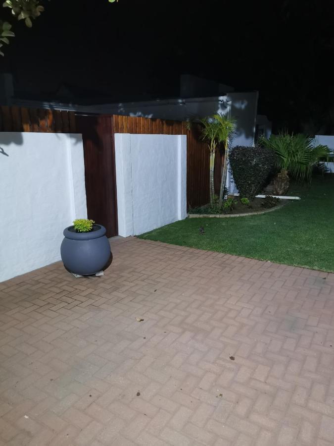 Ballina Ga-El Guesthouse Port Elizabeth Buitenkant foto